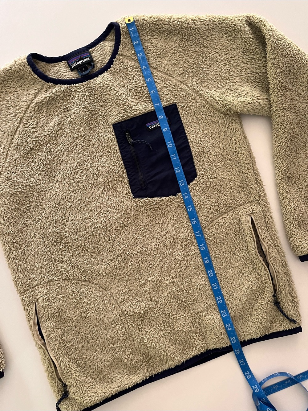 Patagonia Women’s Fuzzy Fleece Sweater in Cream & Navy with Pockets- Size M - Picture 5 of 8